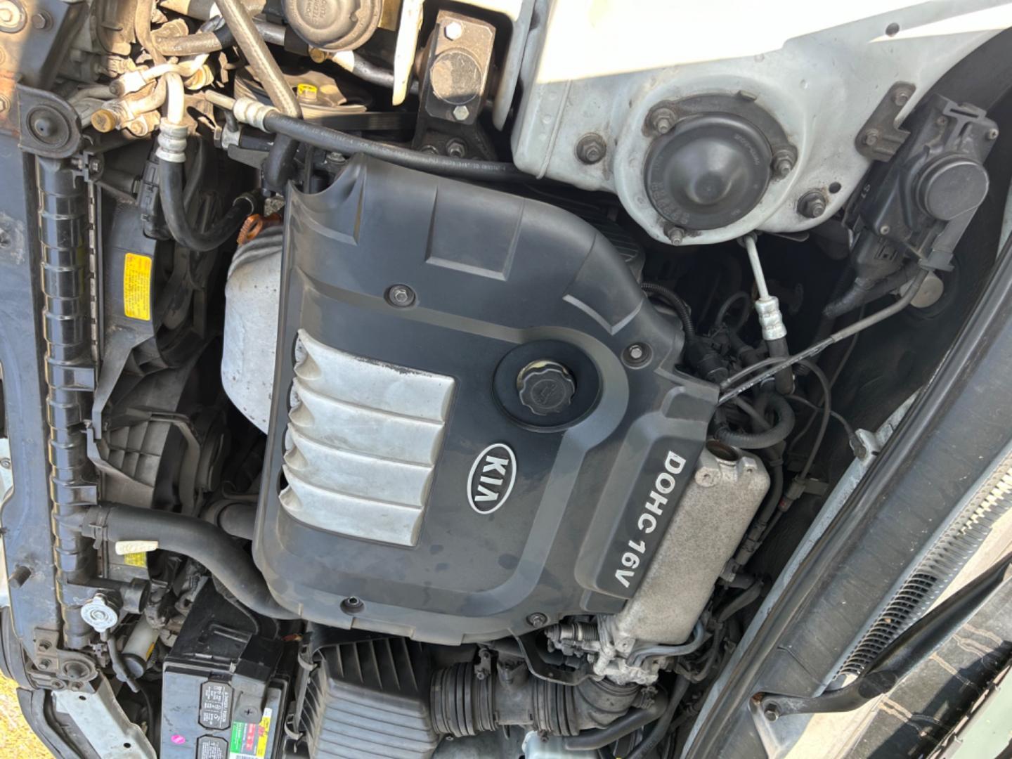 2004 Kia Optima (KNAGD126945) , located at 1758 Cassat Ave., Jacksonville, FL, 32210, (904) 384-2799, 30.286720, -81.730652 - $3500.00----------2004 KIA OPTIMA LX 129,627 MILES EXTRA CLEAN ICE-COLD AIR CONDITIONING 4-DOOR SUNROOF ALLOYS SPOILER RUNS GREAT ASK ABOUT 50/50 BHPH FINANCING FOR THIS VEHICLE CALL US NOW @ 904-384-2799 - Photo#23